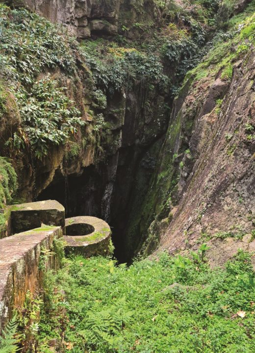 Imagem 23 – Entrada da Gruta do Enxofre.