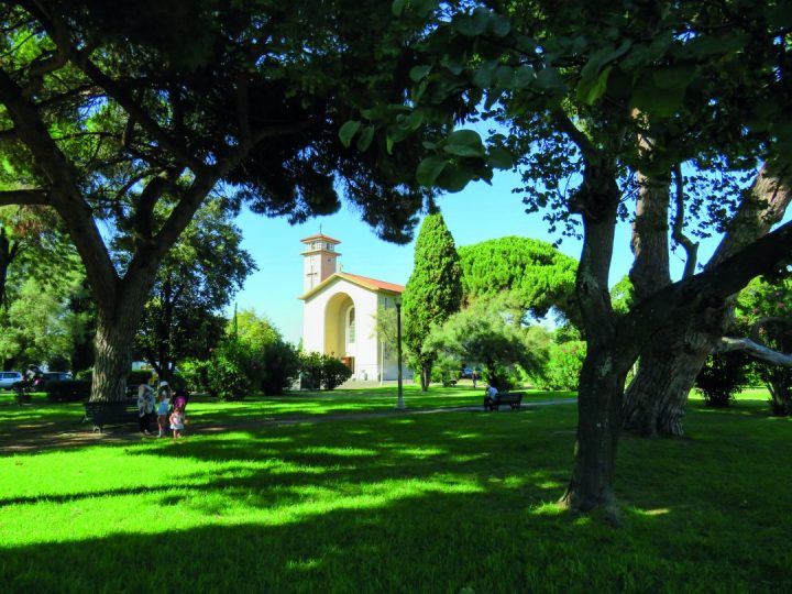 Jardim da Igreja de Santo Eugénio, projetado por Gonçalo Ribeiro Telles