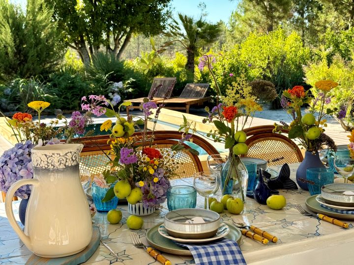 Decoração de mesa para almoço de verão