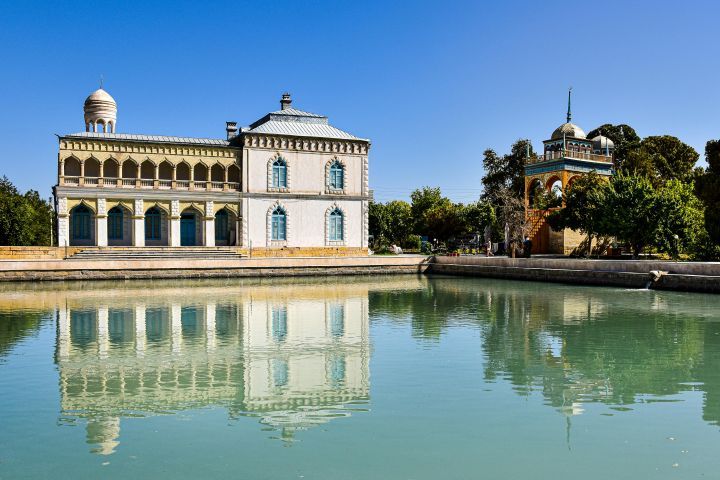 Sitora-i-Mokhi Khosa