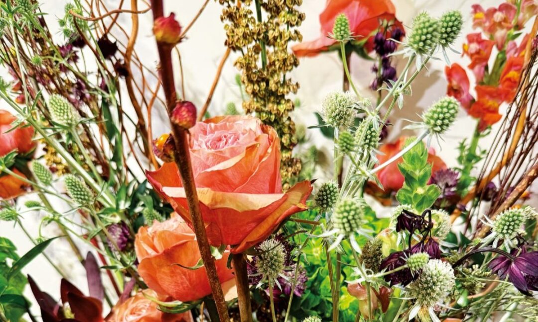 arranjo floral com rosas