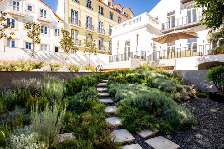 jardim mediterrânico da autoria de Tomás Tojo